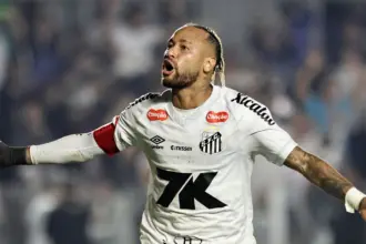 Neymar decide e Santos derrota Flamengo na Vila Belmiro