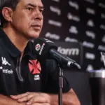 Vitória anuncia contratação do técnico Fabio Carille Vitória anuncia contratação do técnico Fabio Carille