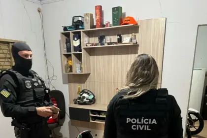 PCGO cumpre mandado de busca contra motorista de aplicativo investigado por possuir material de pornografia infantil 