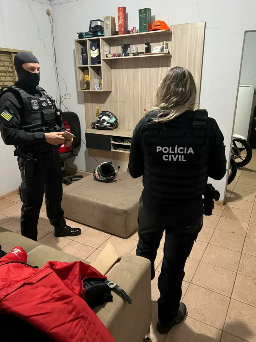 PCGO cumpre mandado de busca contra motorista de aplicativo investigado por possuir material de pornografia infantil 