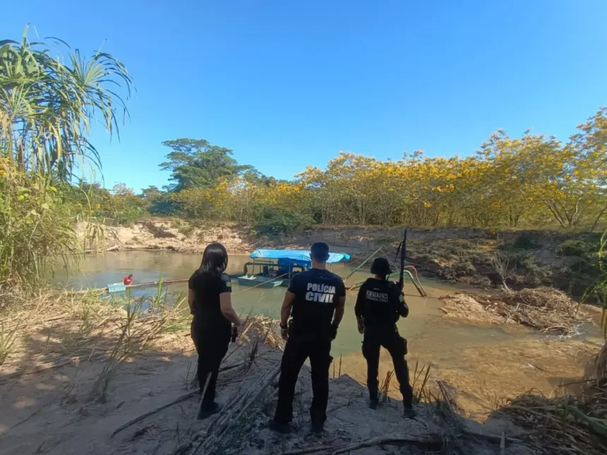 PCGO deflagra operação em Niquelândia e apura crimes ambientais de extração de areia e desmatamento da vegetação PCGO deflagra operação em Niquelândia e apura crimes ambientais de extração de areia e desmatamento da vegetação