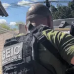 PCGO identifica trio que assaltou família com machadinha em Luziânia; adulto é preso e dois adolescentes são apreendidos PCGO identifica trio que assaltou família com machadinha em Luziânia; adulto é preso e dois adolescentes são apreendidos
