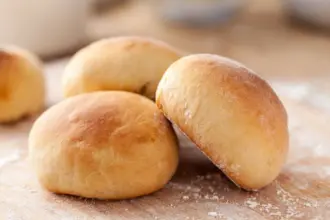 5 receitas rápidas de pães para fazer em casa