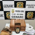 Polícia Civil cumpre prisão de foragido e o prende em flagrante após tentar fugir com grande quantidade de drogas Polícia Civil cumpre prisão de foragido e o prende em flagrante após tentar fugir com grande quantidade de drogas