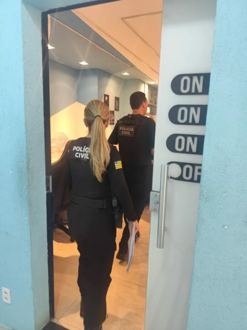Polícia Civil faz operação e cumpre mandados de busca em empresa de marketing digital por estelionato contra clientes Polícia Civil faz operação e cumpre mandados de busca em empresa de marketing digital por estelionato contra clientes