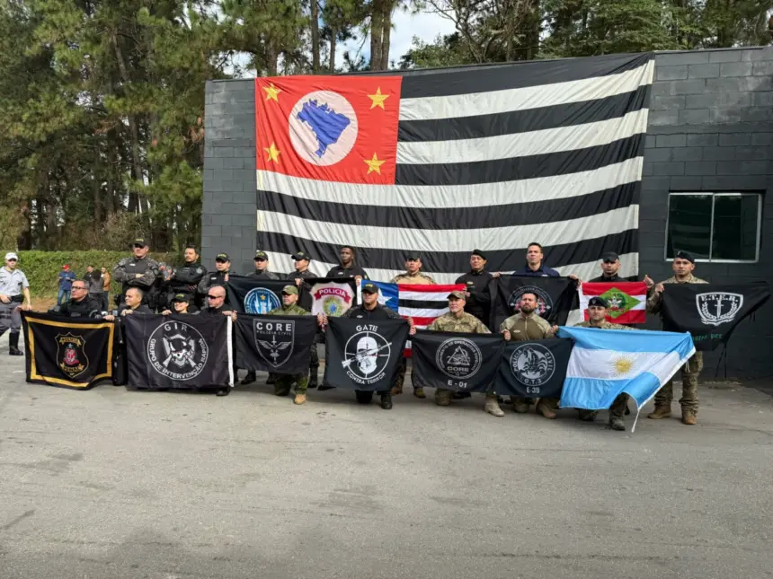 Policial civil da CORE/GT3 participa de curso de negociação de crises com reféns da Polícia Militar de São Paulo Policial civil da CORE/GT3 participa de curso de negociação de crises com reféns da Polícia Militar de São Paulo