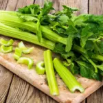5 benefícios do aipo para a saúde e como inserir na dieta 5 benefícios do aipo para a saúde e como inserir na dieta