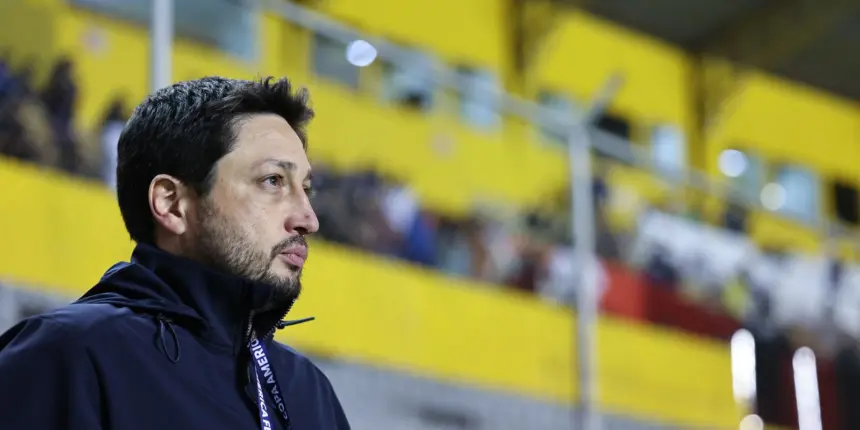 Adaptação à altitude refletirá no desempenho da seleção, diz Elias Adaptação à altitude refletirá no desempenho da seleção, diz Elias