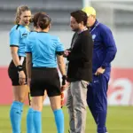 Arthur Elias cobra Conmebol por estrutura da Copa América Feminina Arthur Elias cobra Conmebol por estrutura da Copa América Feminina