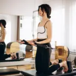 Veja os benefícios de combinar a prática de pilates e musculação Veja os benefícios de combinar a prática de pilates e musculação