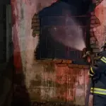 Bombeiros controlam incêndio em residência no oeste de Goianésia