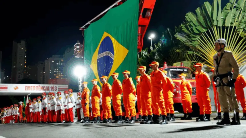 Bombeiros de Goianésia são promovidos e recebem medalhas em cerimônia no Comando Geral em Goiânia