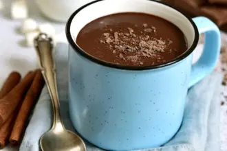 7 receitas de chocolate quente cremoso para fazer em casa