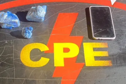 CPE Goianésia prende traficante em flagrante enquanto vendia crack em Jaraguá