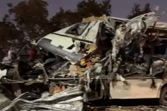 Grave acidente com comboio de estudantes deixa cinco mortos na BR-153