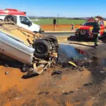 Grave acidente entre carro e caminhão deixa homem ferido na GO-080 em Goianésia