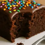 Jovem é internado em estado grave no ABC paulista após comer pedaço de bolo