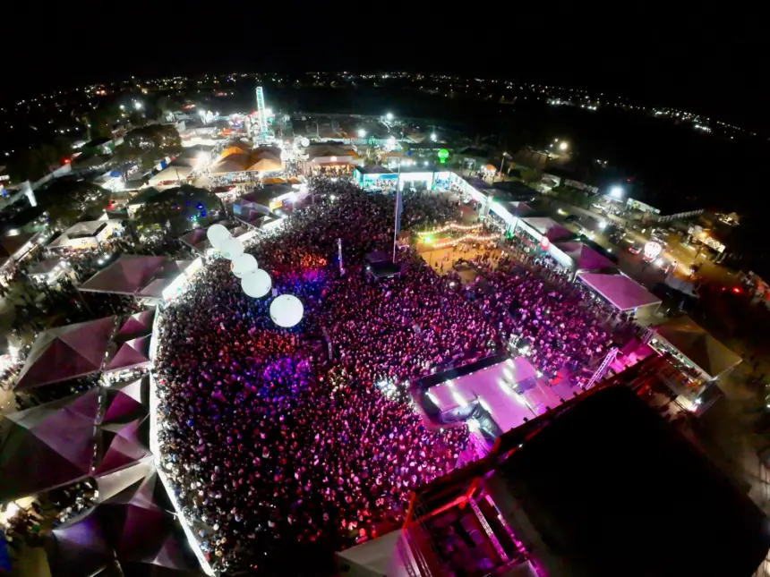 Pecuária Para Todos: penúltima noite reúne mais de 18 mil pessoas com show de João Bosco & Vinícius Pecuária Para Todos: penúltima noite reúne mais de 18 mil pessoas com show de João Bosco & Vinícius