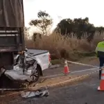Sequência de colisões mata duas pessoas e deixa uma gravemente ferida na BR-050 Sequência de colisões mata duas pessoas e deixa uma gravemente ferida na BR-050