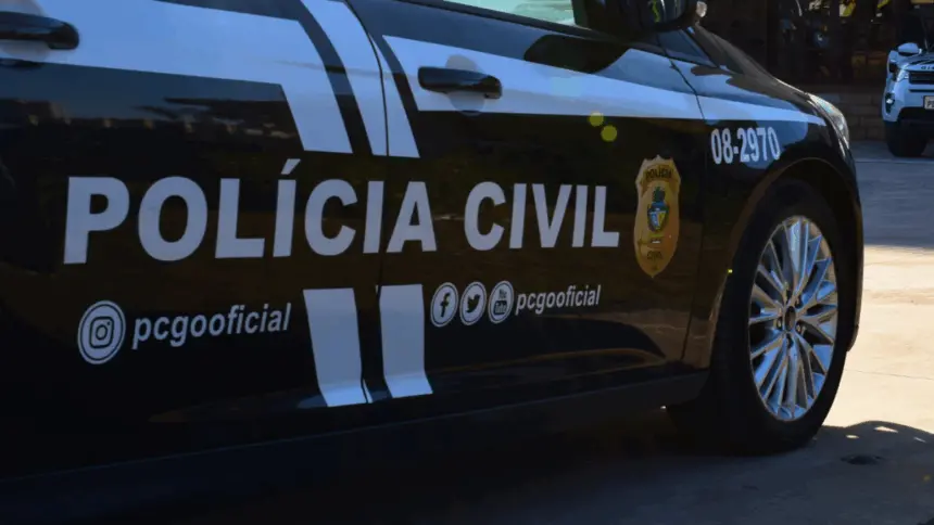 Polícia Civil cumpre mandados de prisão, em Cristalina, contra investigados por homicídio qualificado praticado na Bahia Polícia Civil cumpre mandados de prisão, em Cristalina, contra investigados por homicídio qualificado praticado na Bahia