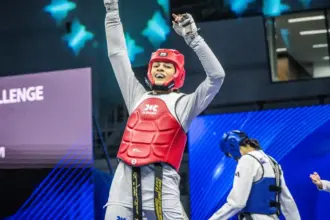 Brasileira supera campeã olímpica e vence Grand Prix de taekwondo