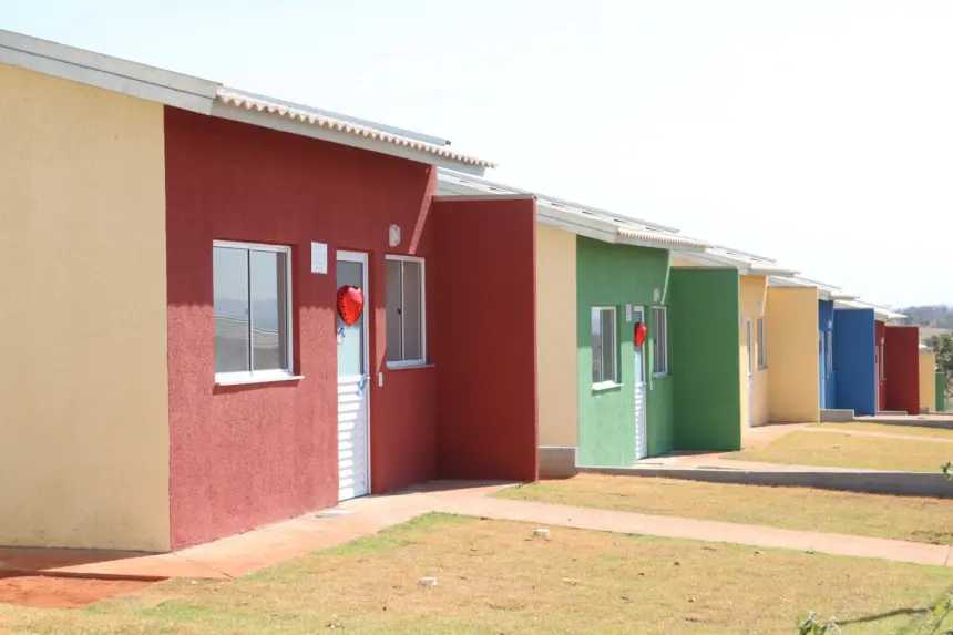 Agehab entrega 30 casas a custo zero em Santa Cruz de Goiás – Portal Goiás Agehab entrega 30 casas a custo zero em Santa Cruz de Goiás – Portal Goiás