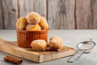 3 receitas de bolinho de chuva proteico para o lanche da tarde