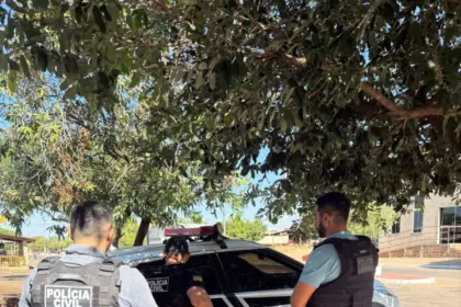 PCGO cumpre prisão preventiva, buscas e apreende arma de fogo de autor de violência doméstica, em Campos Verdes