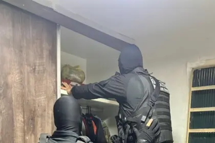 Polícia Civil prende homem que obrigou sua cunhada adolescente a ficar nua para ser filmada e fotografada, em Rio Verde