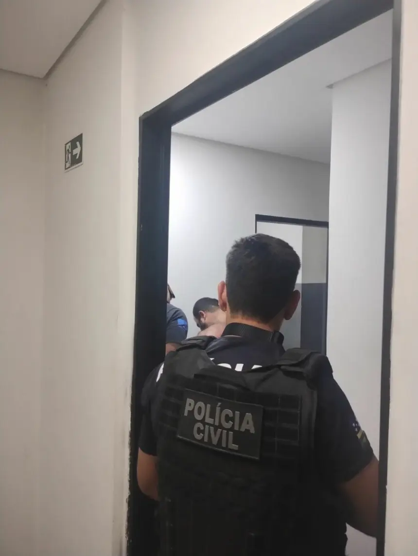 PCGO prende homem em flagrante por crimes relativos a violência doméstica em Luziânia – Policia Civil do Estado de Goiás PCGO prende homem em flagrante por crimes relativos a violência doméstica em Luziânia – Policia Civil do Estado de Goiás