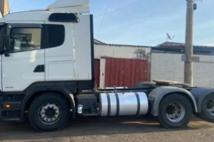 Polícia Civil intercepta caminhão e prende motorista armado e embriagado – Policia Civil do Estado de Goiás