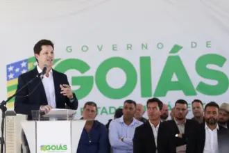 “Virada de chave na vida das famílias”, afirma Daniel Vilela em entrega de casas em Santa Cruz de Goiás – Vice-Governadoria