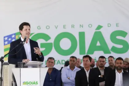 “Virada de chave na vida das famílias”, afirma Daniel Vilela em entrega de casas em Santa Cruz de Goiás – Vice-Governadoria
