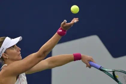 Bia Haddad sofre, mas vence britânica Kartal em estreia no US Open