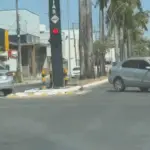 Colisão entre carros causa transtornos no cruzamento da Avenida Goiás em Goianésia