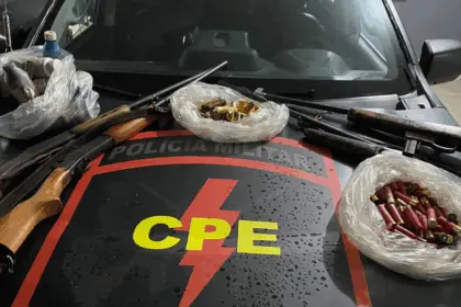 CPE Goianésia apreende arsenal de grosso calibre em operação no distrito de Natinópolis CPE Goianésia apreende arsenal de grosso calibre em operação no distrito de Natinópolis