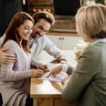 Veja a diferença entre contrato de namoro, união estável e casamento