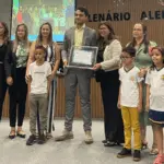 Em manhã de gala, Câmara presta homenagem a personalidades e instituições de Goianésia