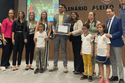 Em manhã de gala, Câmara presta homenagem a personalidades e instituições de Goianésia Em manhã de gala, Câmara presta homenagem a personalidades e instituições de Goianésia