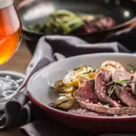 8 receitas que levam cerveja para celebrar o dia da bebida