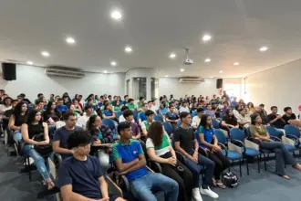 Fundação Crescer inicia segunda turma do curso de Auxiliar Administrativo 2025 em parceria com o Cotec