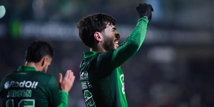 Corinthians faz bagunça em campo, perde para o Juventude e vive jejum no Brasileirão