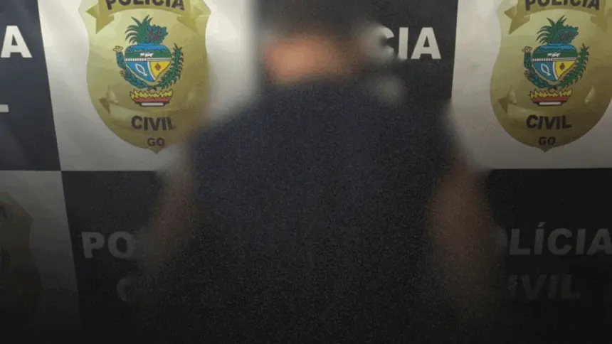 Homem é preso em flagrante por ameaçar e difamar ex-companheira em Jaraguá Homem é preso em flagrante por ameaçar e difamar ex-companheira em Jaraguá