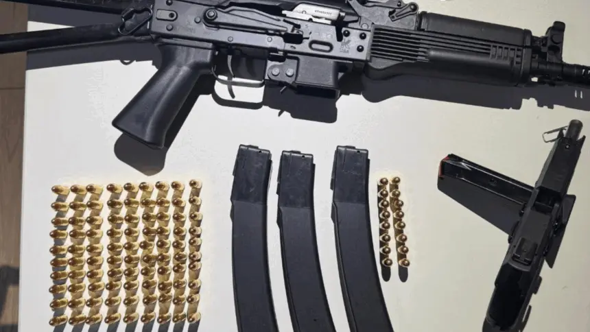 Homem é preso por ameaça e porte ilegal de armas após caso de violência doméstica em Barro Alto Homem é preso por ameaça e porte ilegal de armas após caso de violência doméstica em Barro Alto