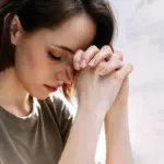 3 orações poderosas para enfrentar momentos difíceis