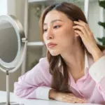 5 cuidados para reduzir os danos da luz azul na pele