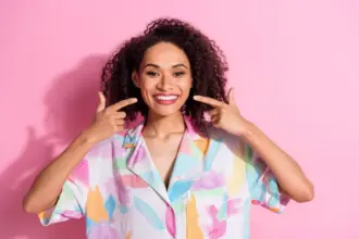 5 dicas para comer morango do amor sem danificar os dentes