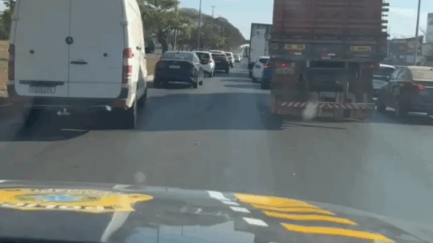 Paciente em risco de vida é escoltada para transplante em meio a congestionamento na BR-060 Paciente em risco de vida é escoltada para transplante em meio a congestionamento na BR-060