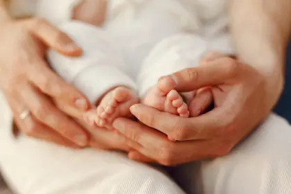 Posso sair com meu bebê de 1 mês? Cuidados essenciais nos primeiros passeios Posso sair com meu bebê de 1 mês? Cuidados essenciais nos primeiros passeios