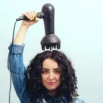 5 dicas para conquistar o volume dos anos 90 nos cabelos